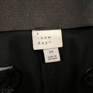 A new day - black ankle pant